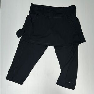 ADIDAS CLIMALITE Black Skirt w/attached cropped pants.   Tennis Golf Pickleball